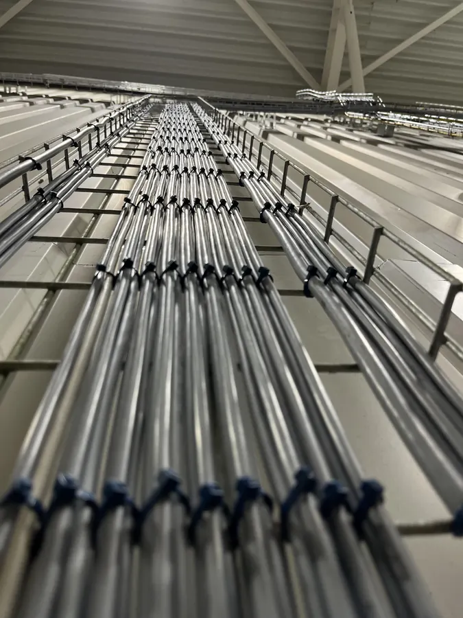 Gyengeáramú hálózat és kábeltálcázás – Elektron Sopron, Bük, ipari létesítmény