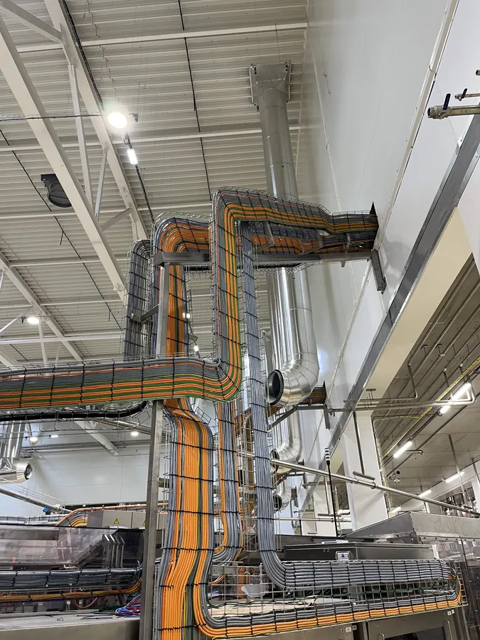 Gyengeáramú hálózat és kábeltálcázás – Elektron Sopron, Bük, ipari létesítmény